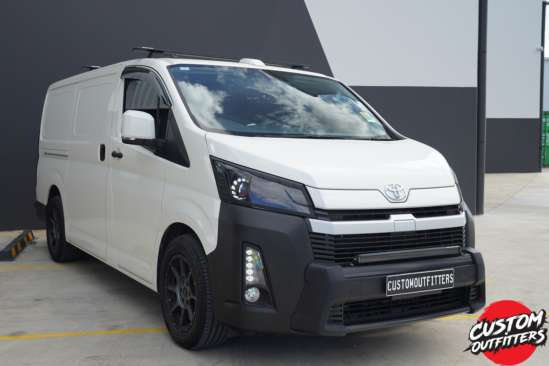 Toyota Hiace LWB Custom Outfitters
