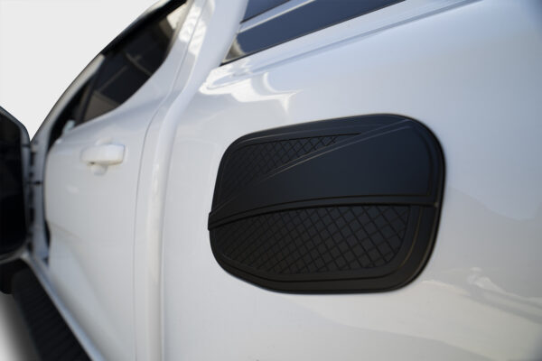 A Linear Flex-Zone delivers flexibility to envelop objects in order to maintain traction, especially in aired-down driving. With 8% better traction[2], this rock-crawling tyre climbs challenging terrains with ease for enhanced off-road performance
