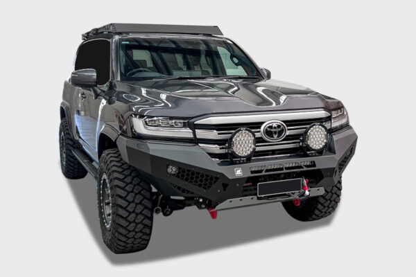 Buyers can opt for an off-road-focused 'Overtrail' model, which adds 33-inch all-terrain tyres, 18-inch black wheels, a wider track, 10mm-wide wheel-arch flares on each side, an aluminium skid plate