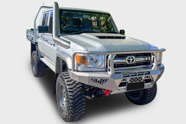 We also ran a microscope over two more custom builds for this issue: an uber-cool V8-powered 80 Series LandCruiser