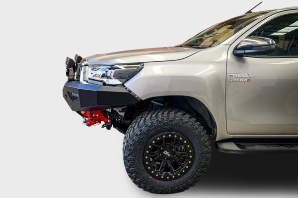 273kW of power, thanks to the combination of a 202kW/460Nm petrol engine and two electric motor generators making 64kW/292Nm (front) and 76kW/169Nm (rear).