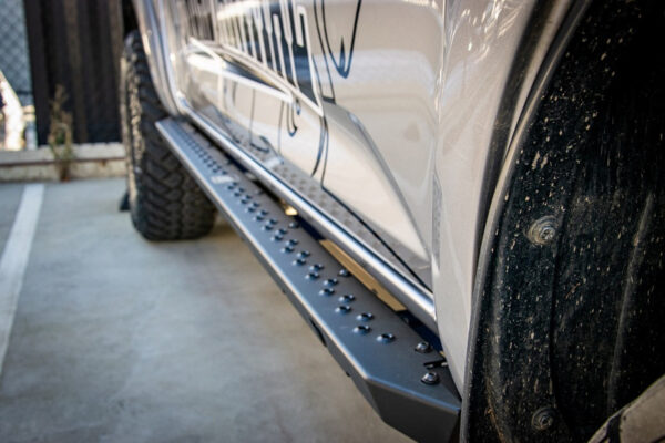 it rides on air suspension setup capable of raising the ride height, along with off-road oriented tyres, a proper transfer case, and underbody shielding designed to protect the key underbody parts – video coming soon.