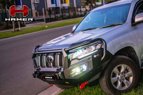 Both utes offer excellent performance from their smooth and quiet V6 diesel engine, and both have a large, comfortable interior.