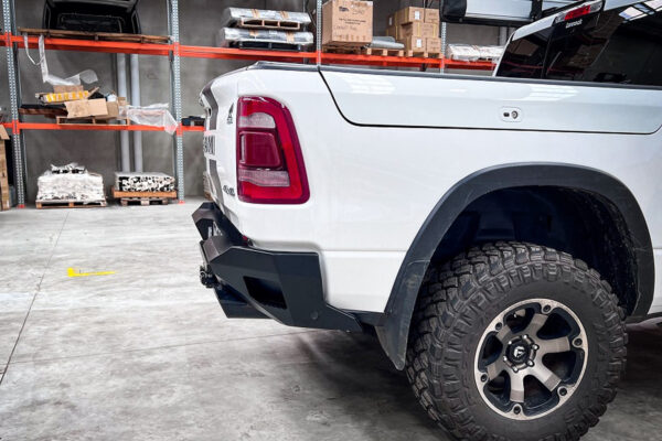 Jeep Grand Cherokee comes from a naturally-aspirated 3.6-litre petrol V6 engine producing 210kW of power at 6400rpm and 344Nm of torque at 4000rpm, mated with an eight-speed automatic transmission and four-wheel drive.