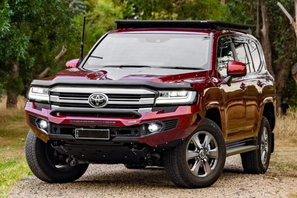 The concept has a lower and more menacing look than the typically tall and blocky LandCruiser models, suggesting the Range Rover Sport might've had some influence on its design.