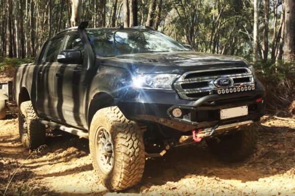 118kW/385Nm 2.2-litre four-cylinder turbodiesel engine carries over from the previous model, but does bring a 8kW/10Nm improvement in outputs. The 147kW/470Nm 3.2-litre five-cylinder turbodiesel also carries across to the new model