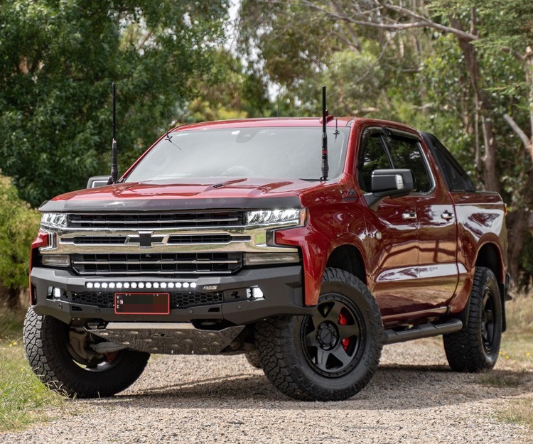 The Silverado 1500 ZR2 measures 5931mm long, 1991mm tall, and 2074mm wide, with a 3748mm wheelbase.