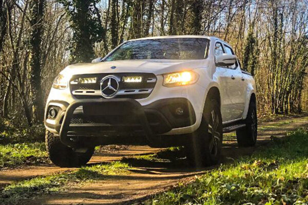 engines remain unchanged: a 1.9-litre turbo-diesel four-cylinder with 110kW and 350Nm, and a 3.0-litre turbo-diesel four-cylinder, matched with six-speed manual and automatic transmissions (the latter now with paddle shifters on the steering wheel).