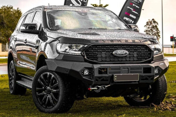 Triton also has an active yaw control mode that is only available when the centre diff is unlocked – so on bitumen or gravel roads basically. Inspired by the system first seen in the Lancer Evo, it brakes the inside front wheel to aid turn-in during cornering.