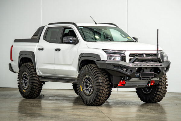 Offroad Animal Predator Bull Bar & Light Bar l Mitsubishi Triton MV (2024-2025) - Image 8