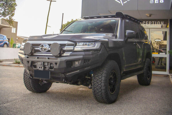 Landcruiser 300 Series Bull Bar | Vikor Diablo Bumper Bar with Light Bar (No Loop) - Image 4