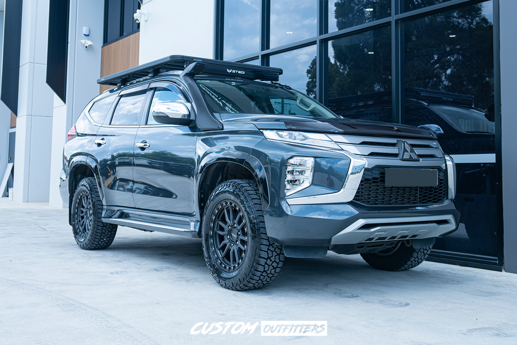 Mitsubishi Pajero Sports Build