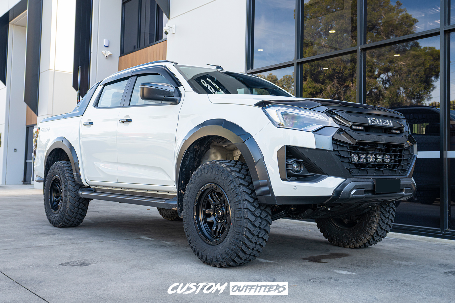 Isuzu Dmax Build
