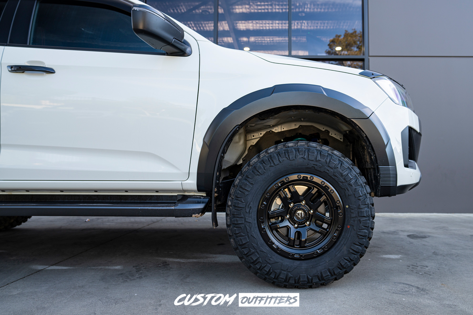 Isuzu Dmax Build