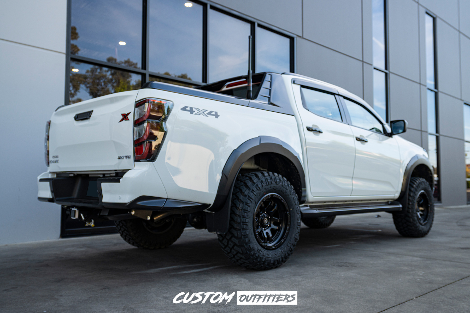 Isuzu Dmax Build